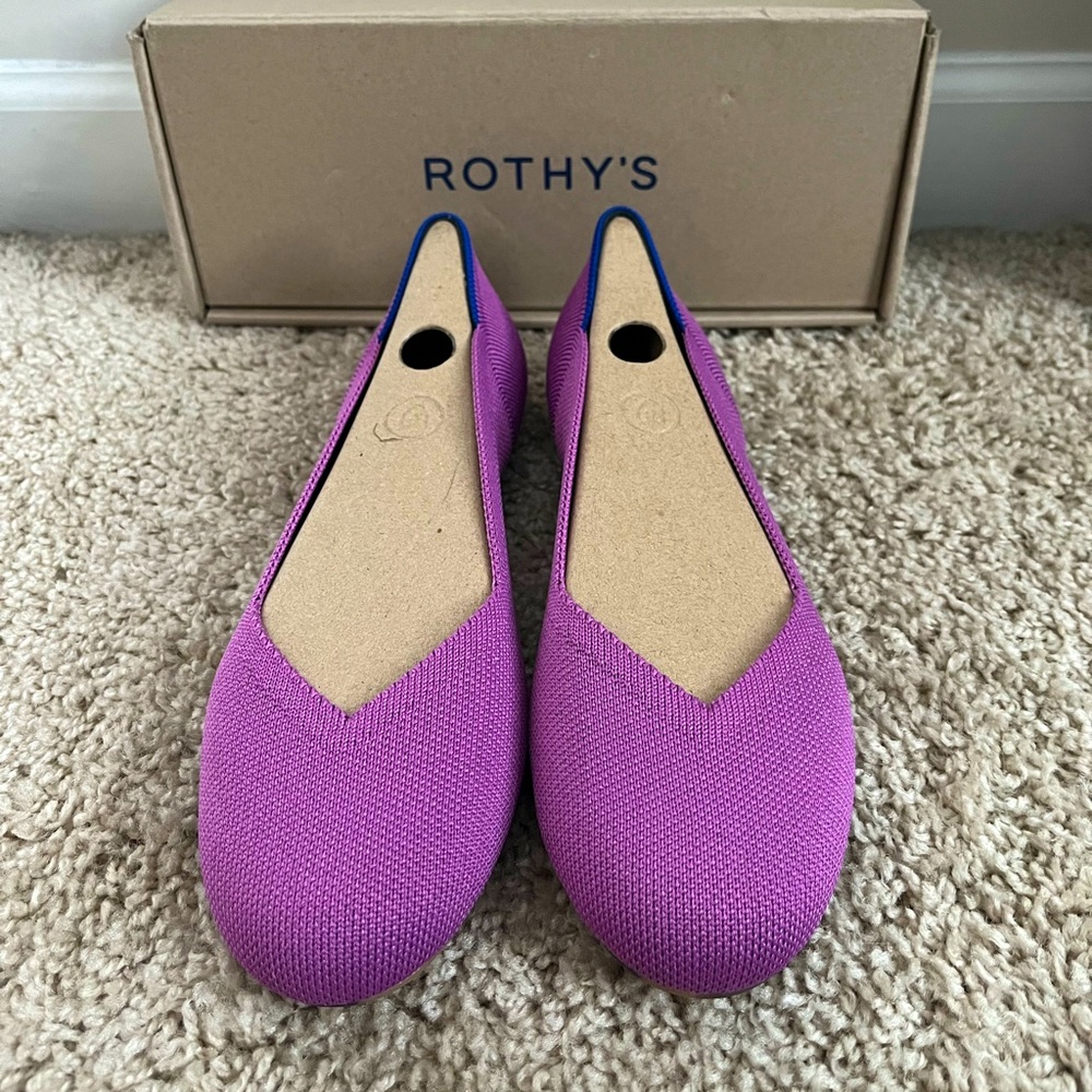 Brand new in box. Rothy’s size 7 flats. Soft orchid.